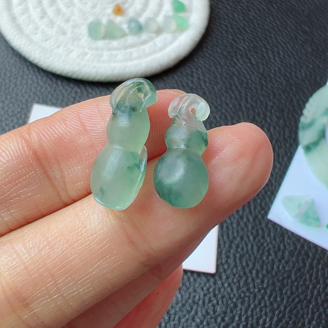 定制翡翠未镶嵌葫芦一对