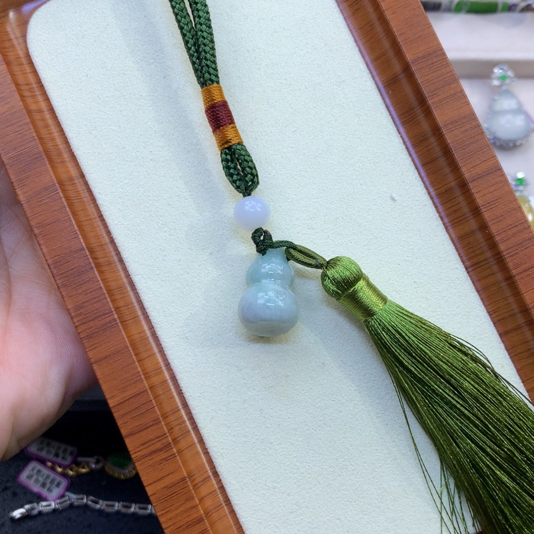 龙***龙翡翠未镶嵌颈饰翡翠