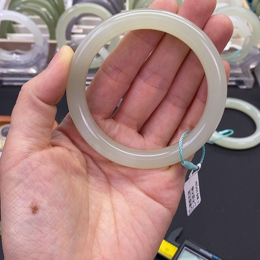 和田玉未镶嵌珠宝奇石60