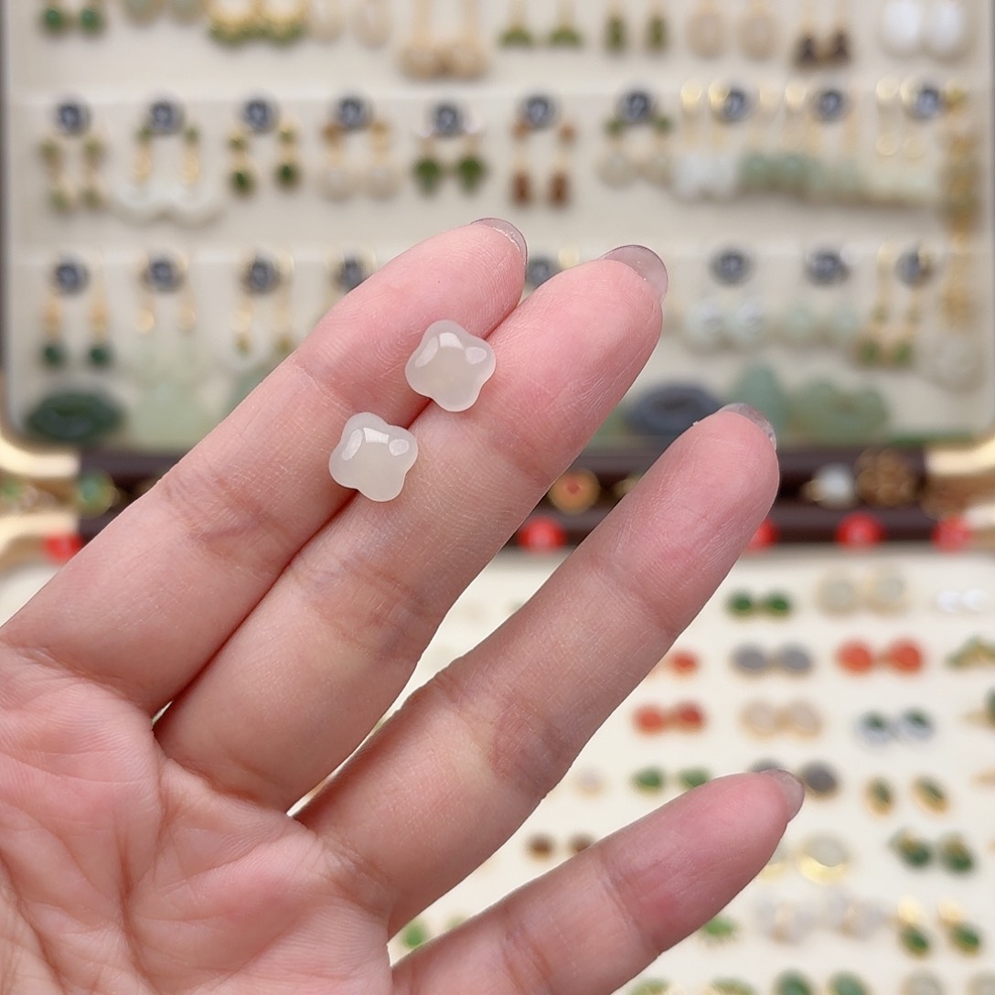 银S925镶嵌耳饰淡水珍珠