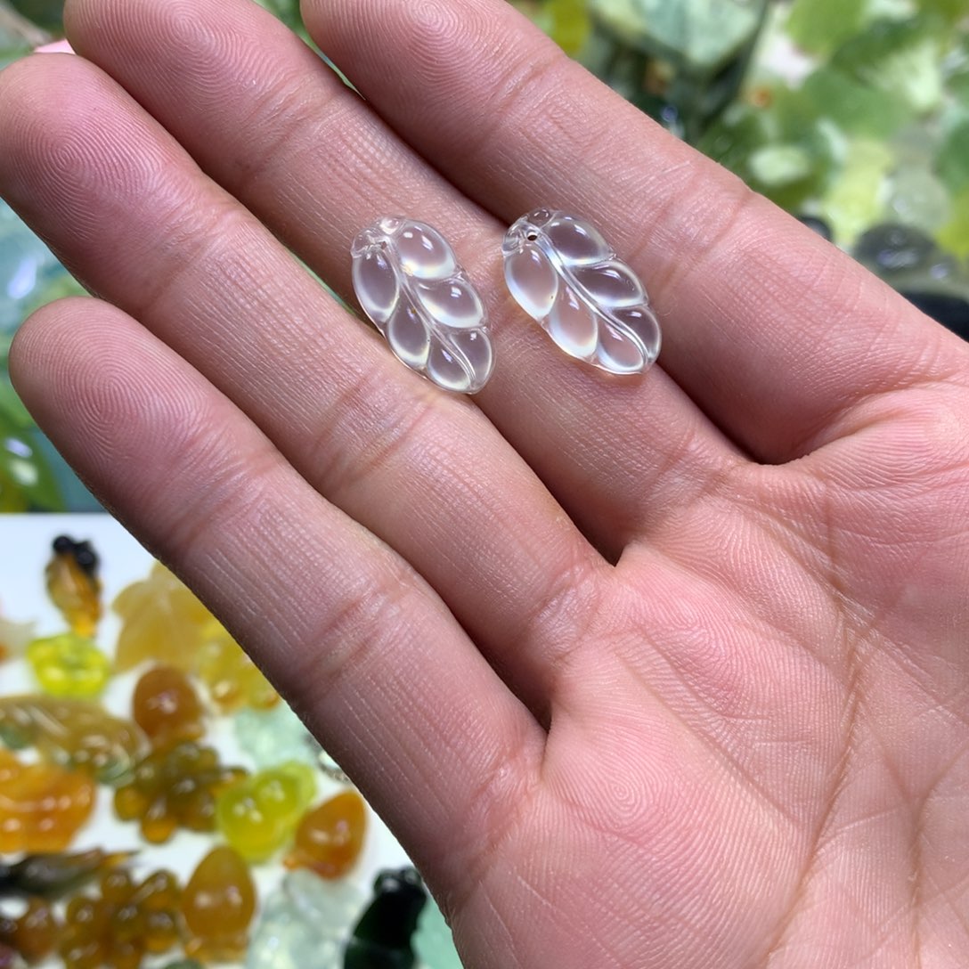 岫玉颈饰未镶嵌叶子一对