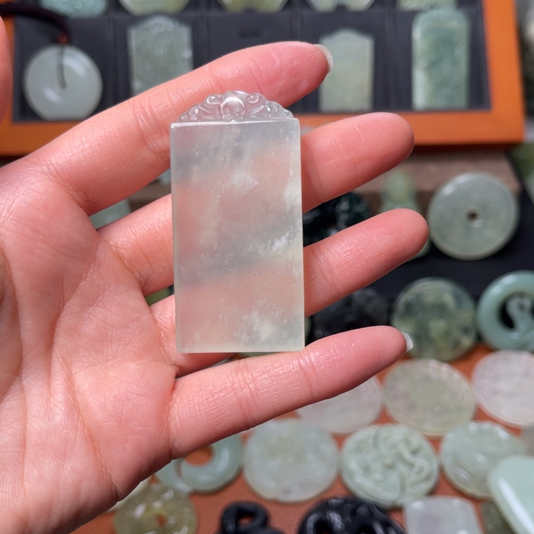 岫玉吊坠(赠链)未镶嵌