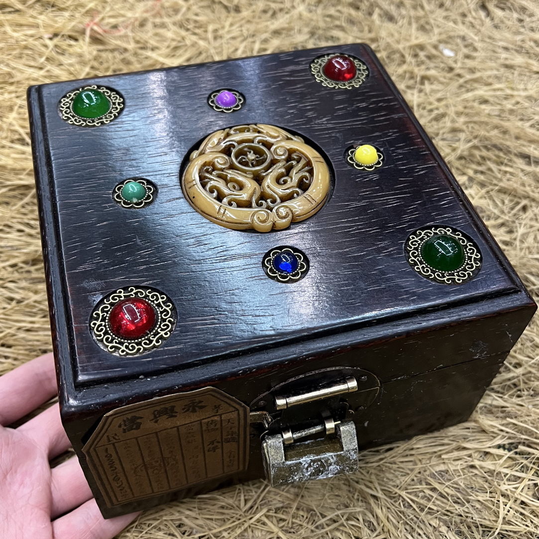 【闪购商品】正方镶八宝紫红木盒摆件复古工艺风手工《先上后开》