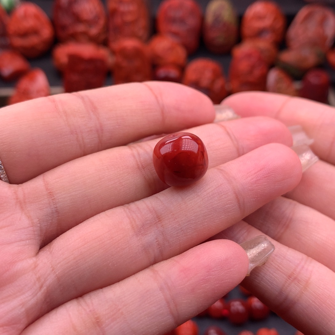南红玛瑙南红川料原矿牛血红老型12.7mm未镶嵌