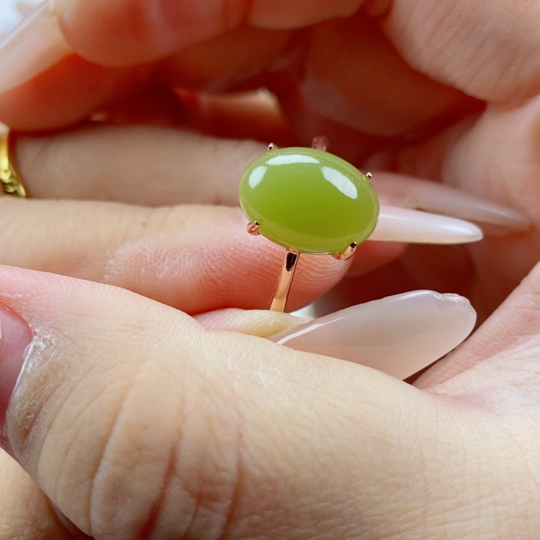 未镶嵌戒指和田玉