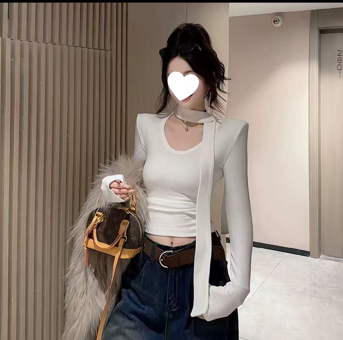 2025秋冬薄绒长袖紧身修身型设计感U领T恤辣妹通勤纯欲风飘带9163