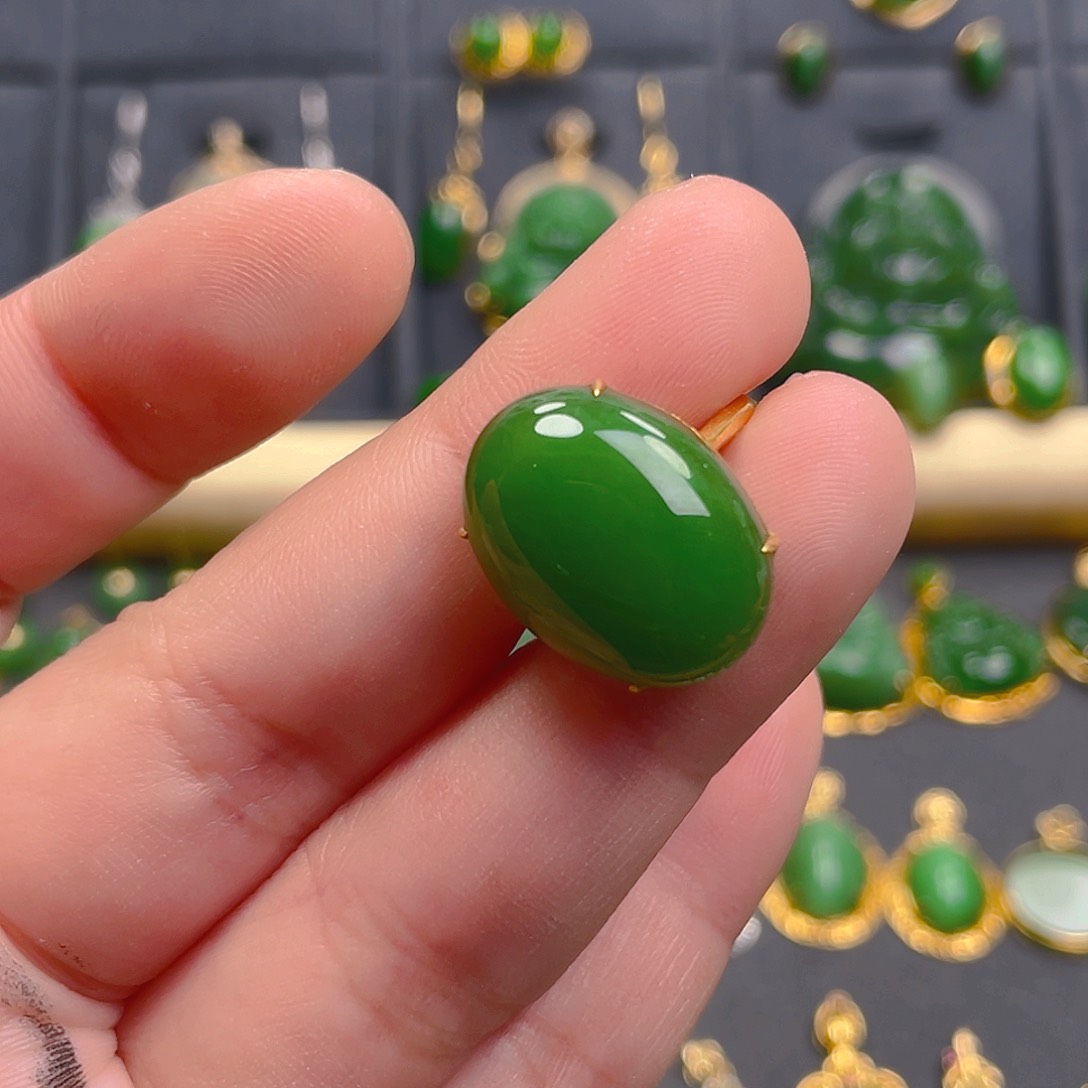 和田玉（碧玉）戒指18K金镶嵌我***?2480