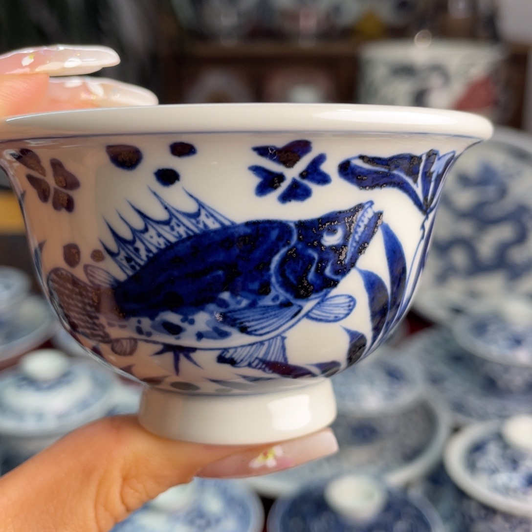 青花鱼藻压手杯微瑕