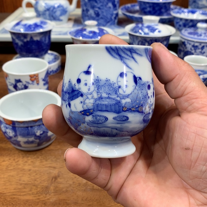 晓剑窑青花童子主人杯