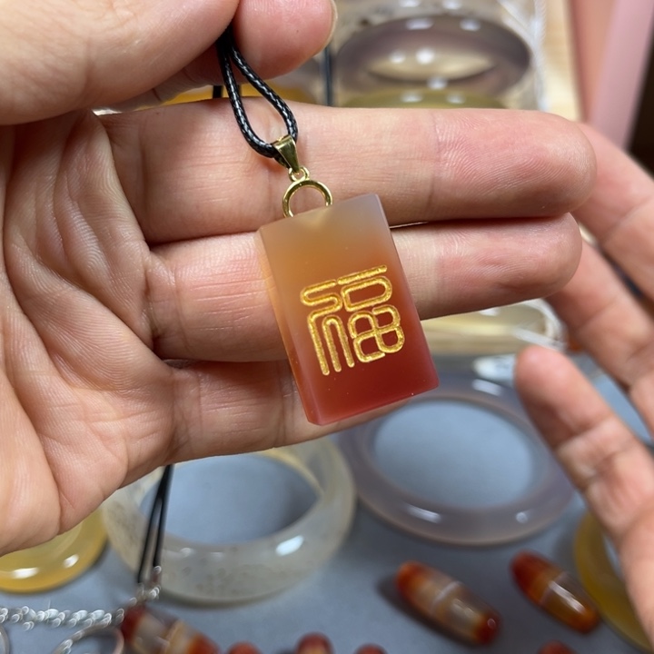 玛瑙/玉髓未镶嵌手镯
