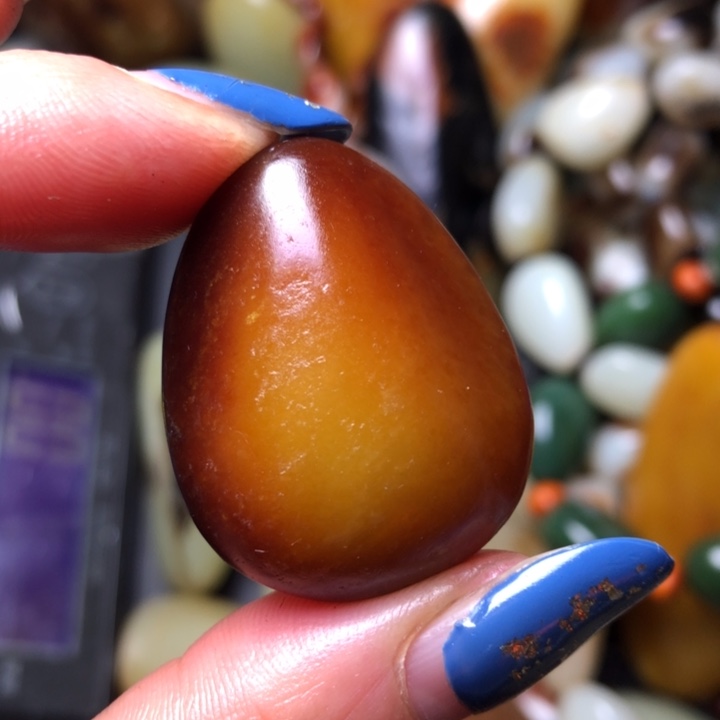 和田玉（翠青玉）未镶嵌珠宝奇石