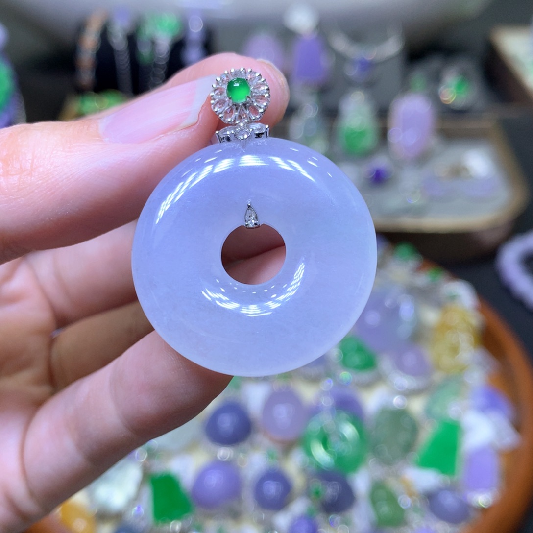 【闪购商品】翡翠颈饰18K金镶嵌翡翠吊坠项链