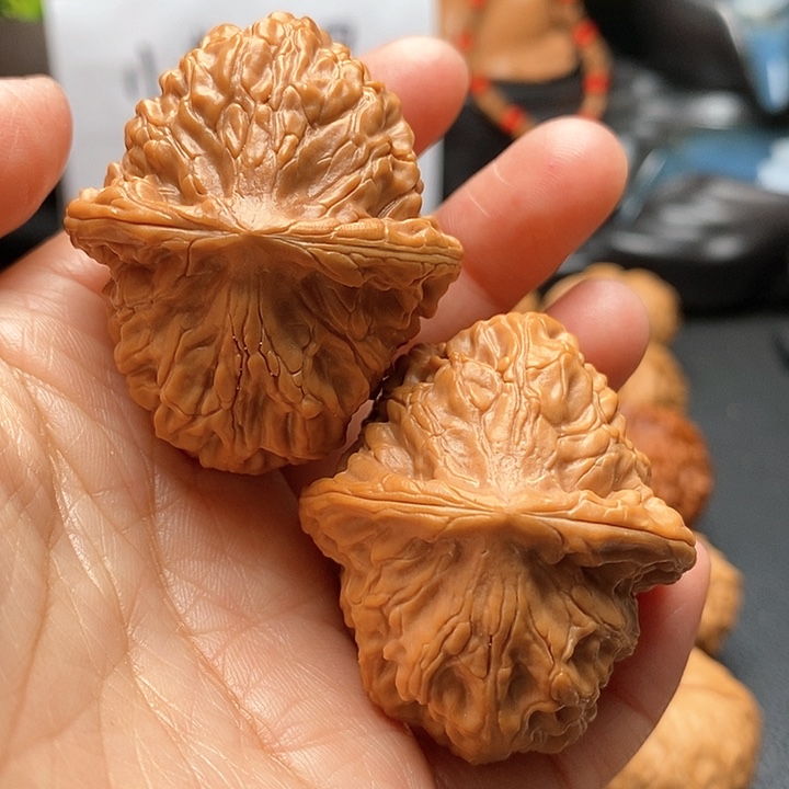 文玩核桃吊坠摄***野九月元宝45尺