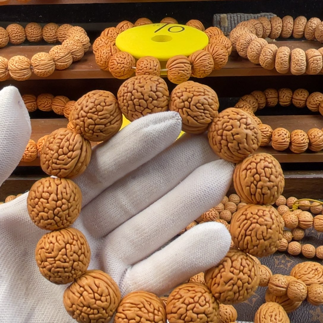 桃核吊坠大霸王巨龙