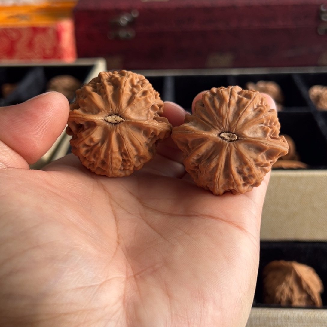 文玩核桃吊坠玉玺玉玺