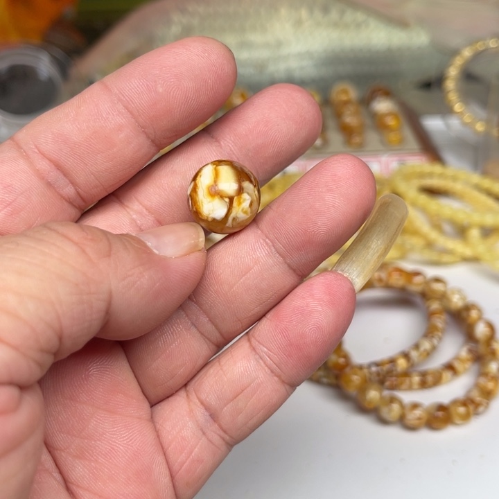 琥珀未镶嵌裸石09号