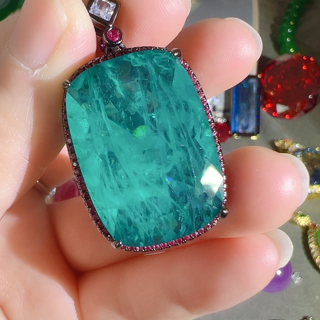 花岗石钨合金红色蓝色吊坠