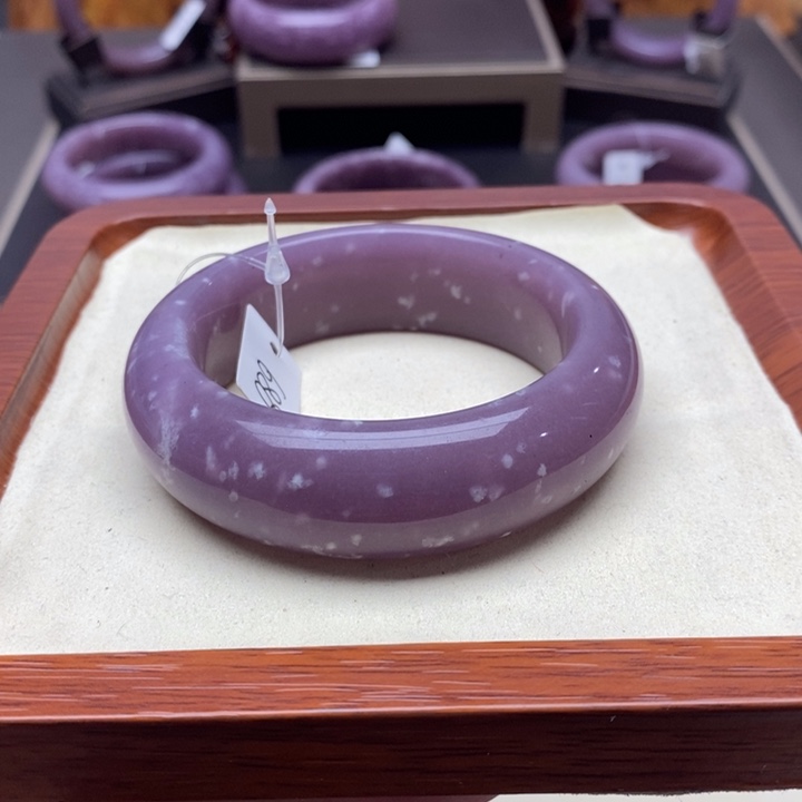 心***茶石英质玉手镯未镶嵌