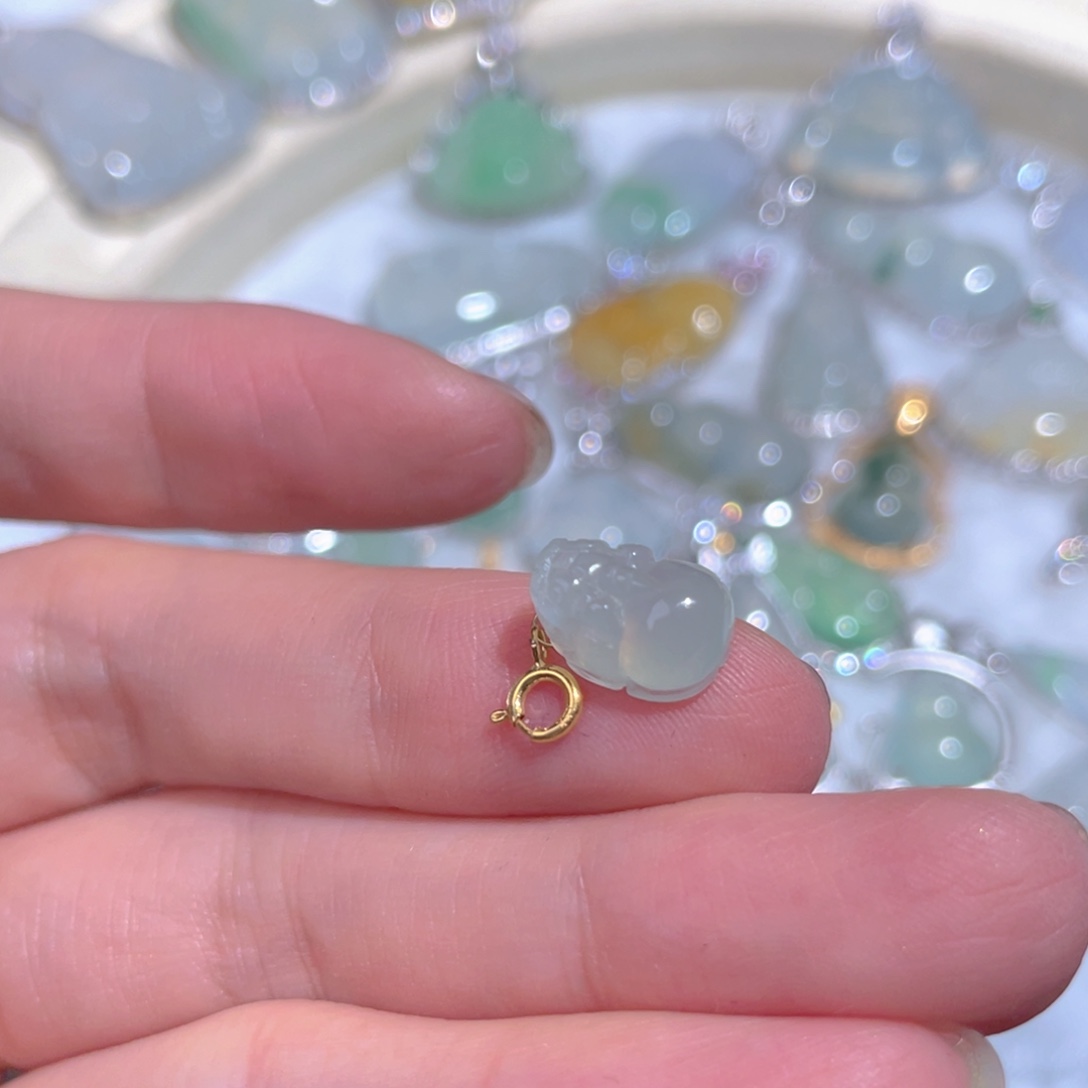 翡翠颈饰18K金镶嵌翡翠