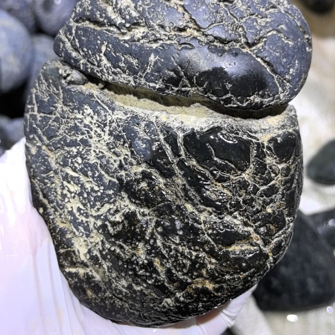 颜***姐藏玉药王石原石一个摆件