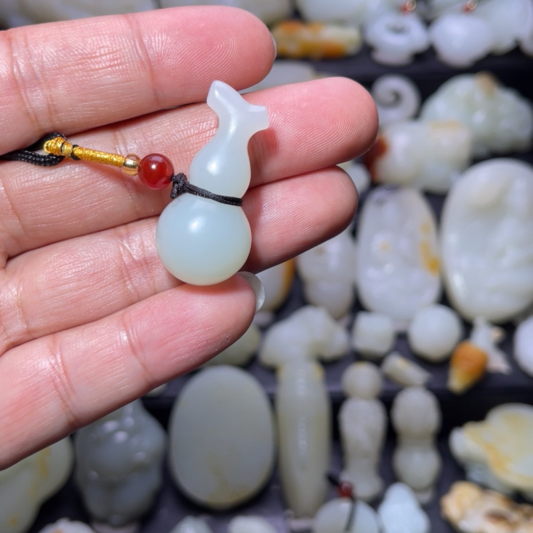 和田玉颈饰未镶嵌