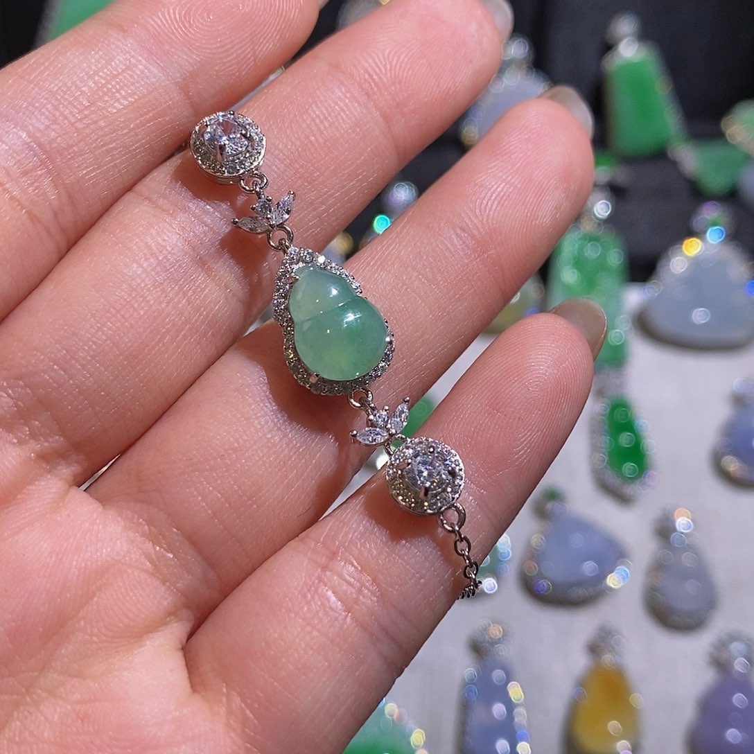 翡翠颈饰银S925镶嵌天然翡翠