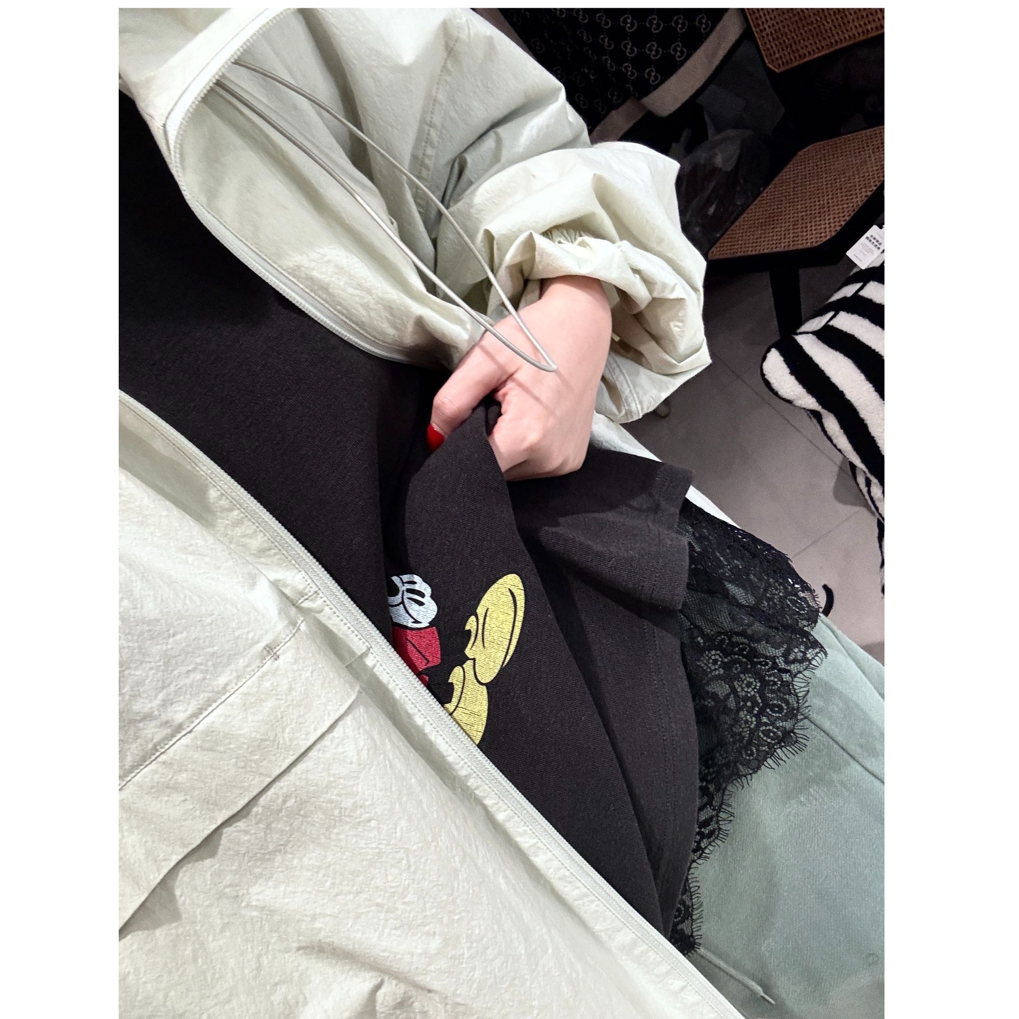 双层蕾丝拼接真两件高品气球老鼠短袖 J24T379
