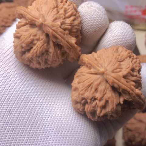 【闪购商品】桃核吊坠白狮子头狮子头