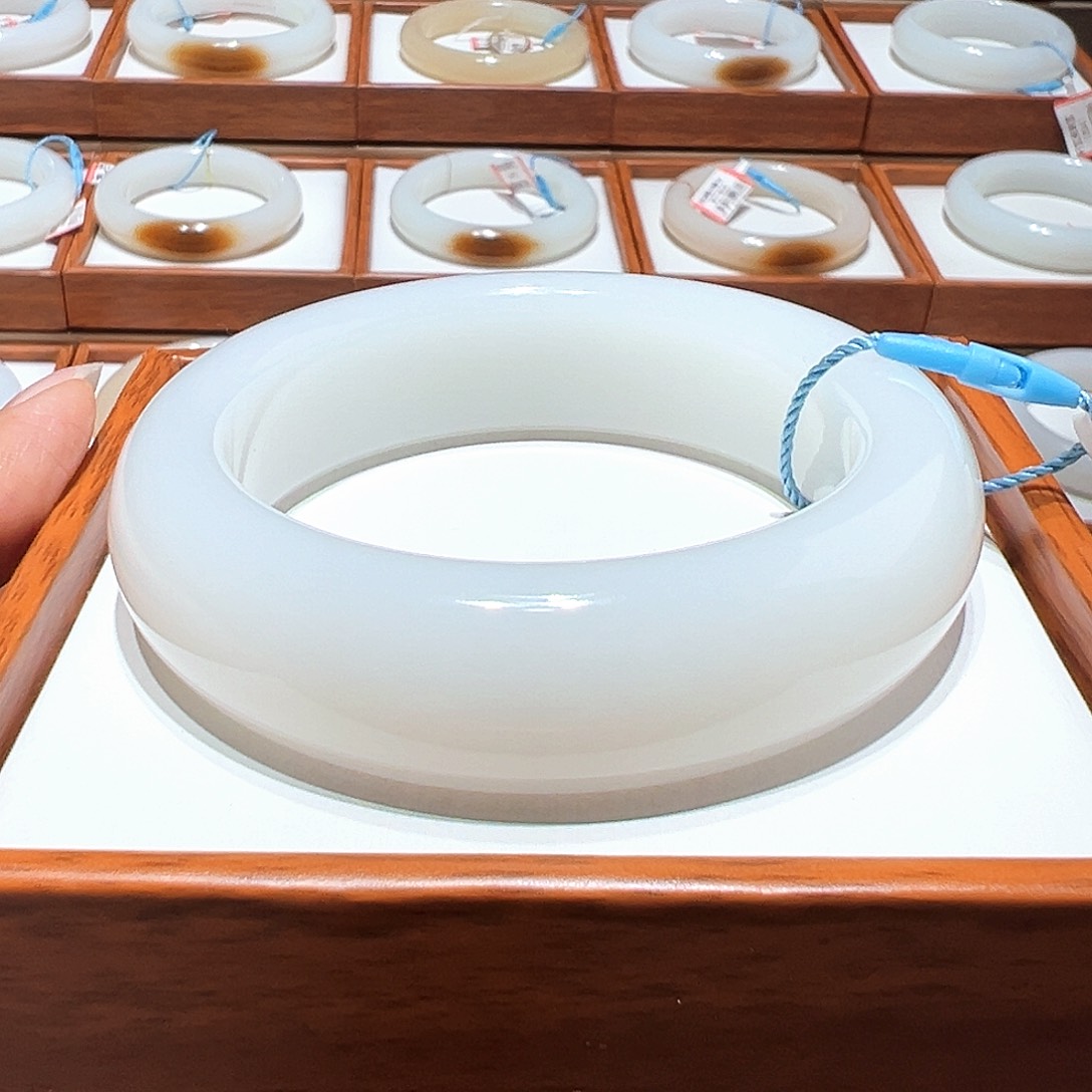 和田玉手镯56/57未镶嵌