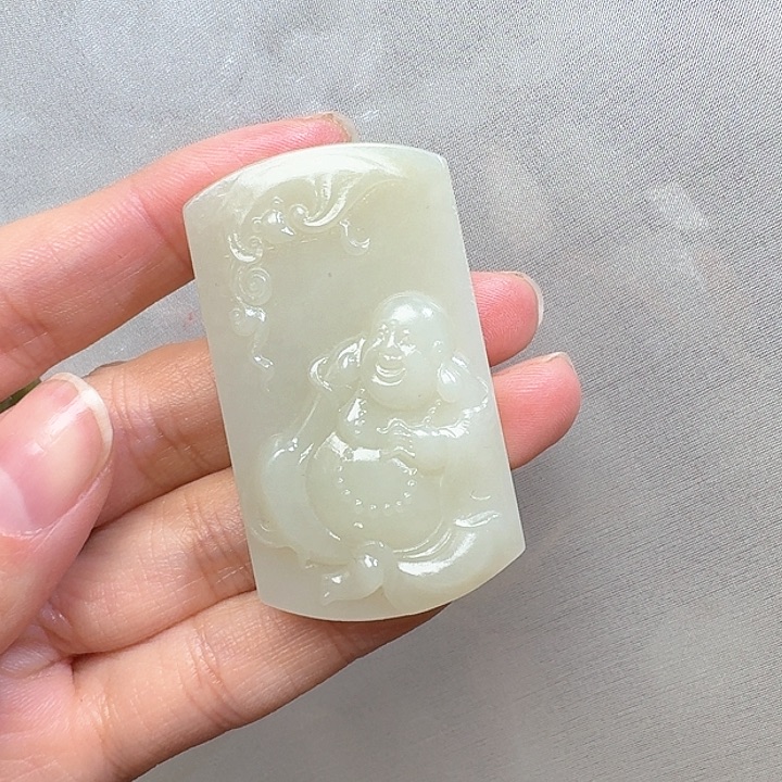 和田玉颈饰未镶嵌且末近矿27g