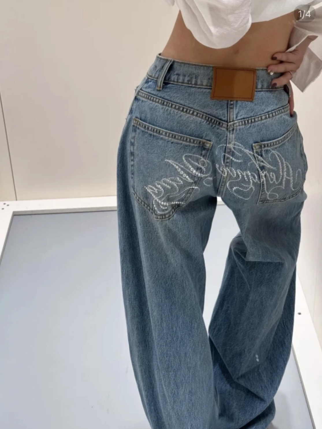 王 高腰烫钻阔腿牛仔裤 BlingBling～