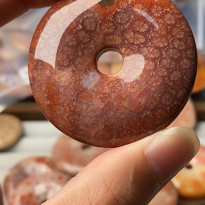 全***洗硅化珊瑚未镶嵌颈饰