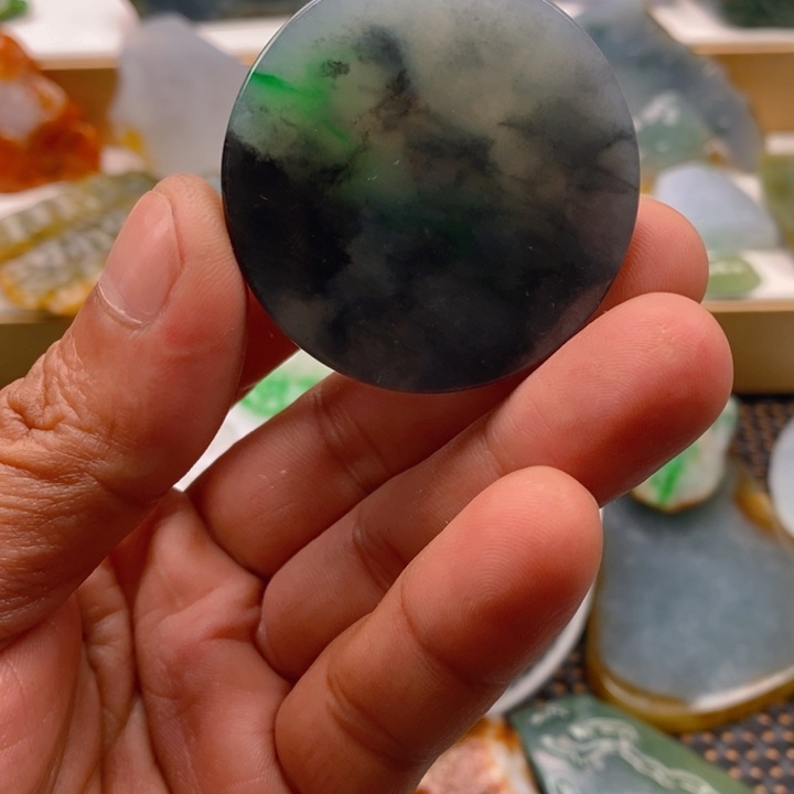 未镶嵌挂件翡翠无***术翡翠