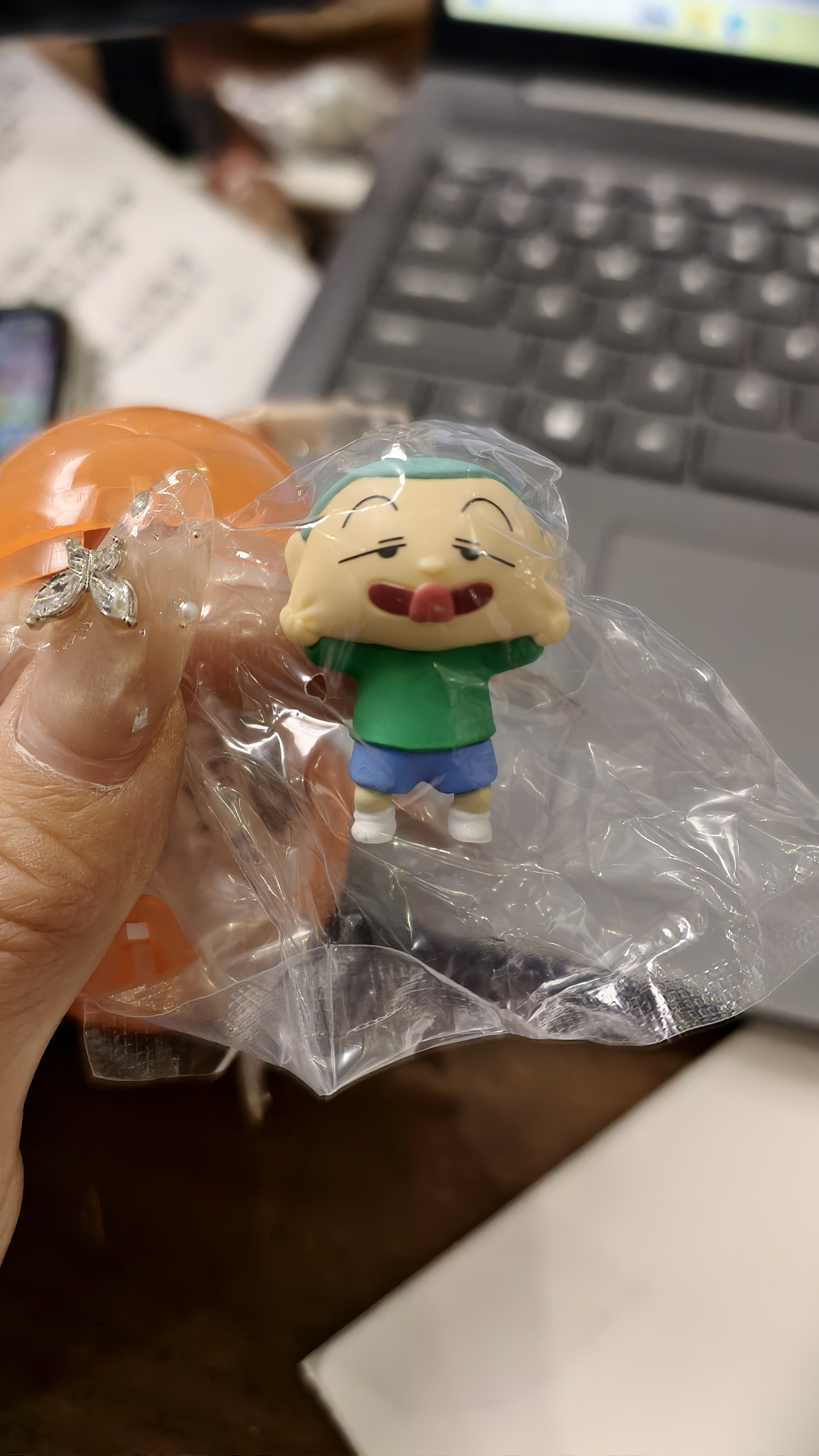 蜡笔小新鬼脸造型