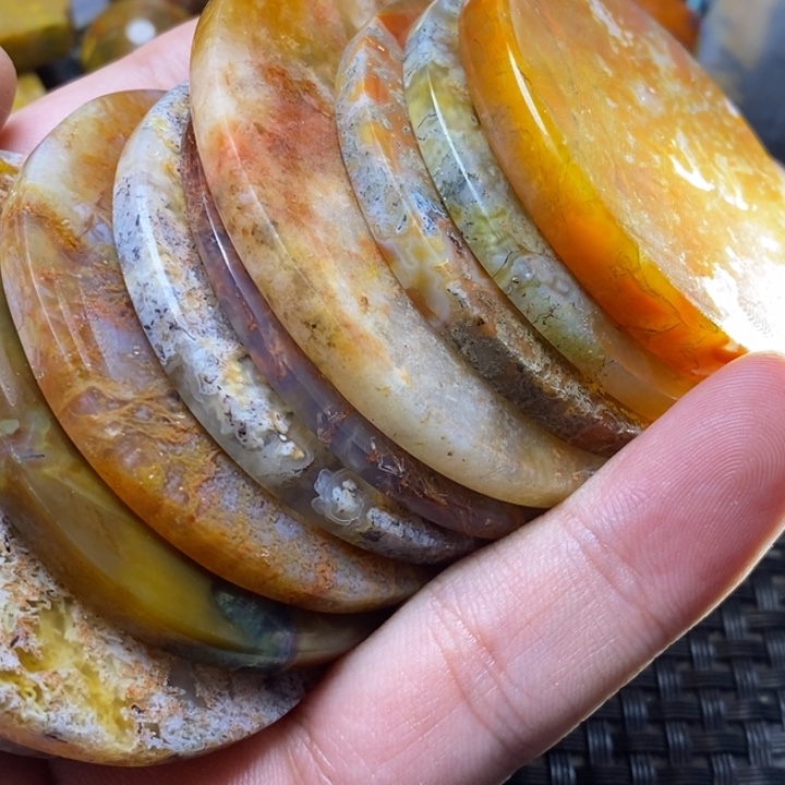 玛瑙/玉髓颈饰未镶嵌