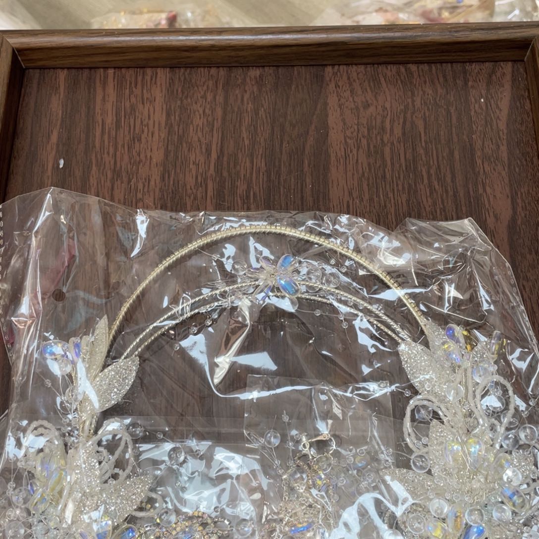 混合材质新娘头饰默认微瑕不退换