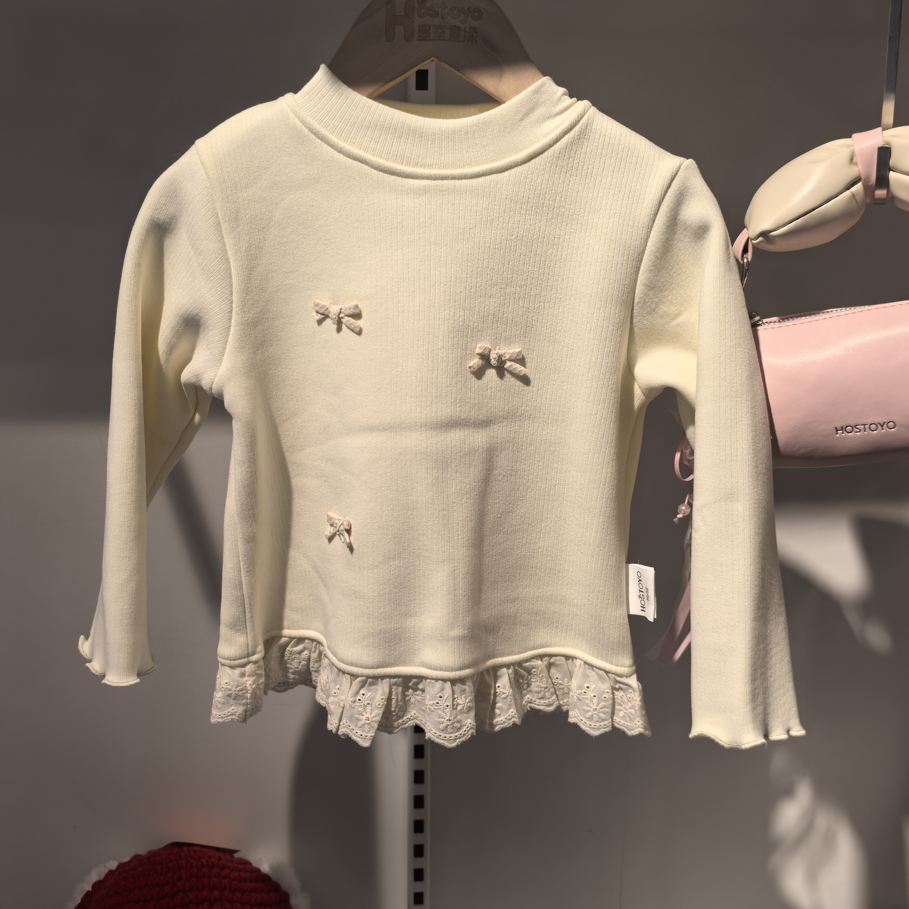 小女童蝴蝶结花边打底衫