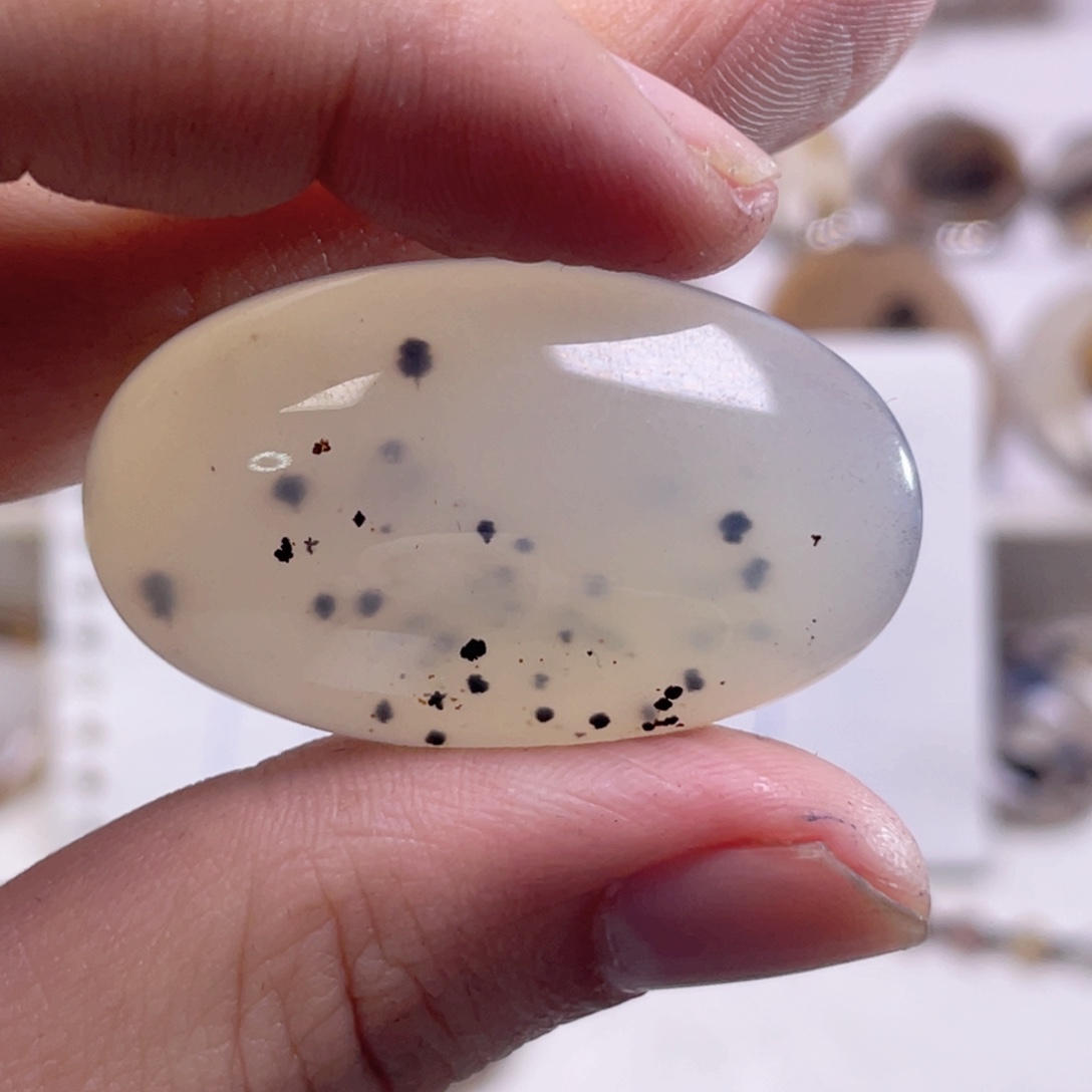 玛瑙/玉髓未镶嵌珠宝奇石