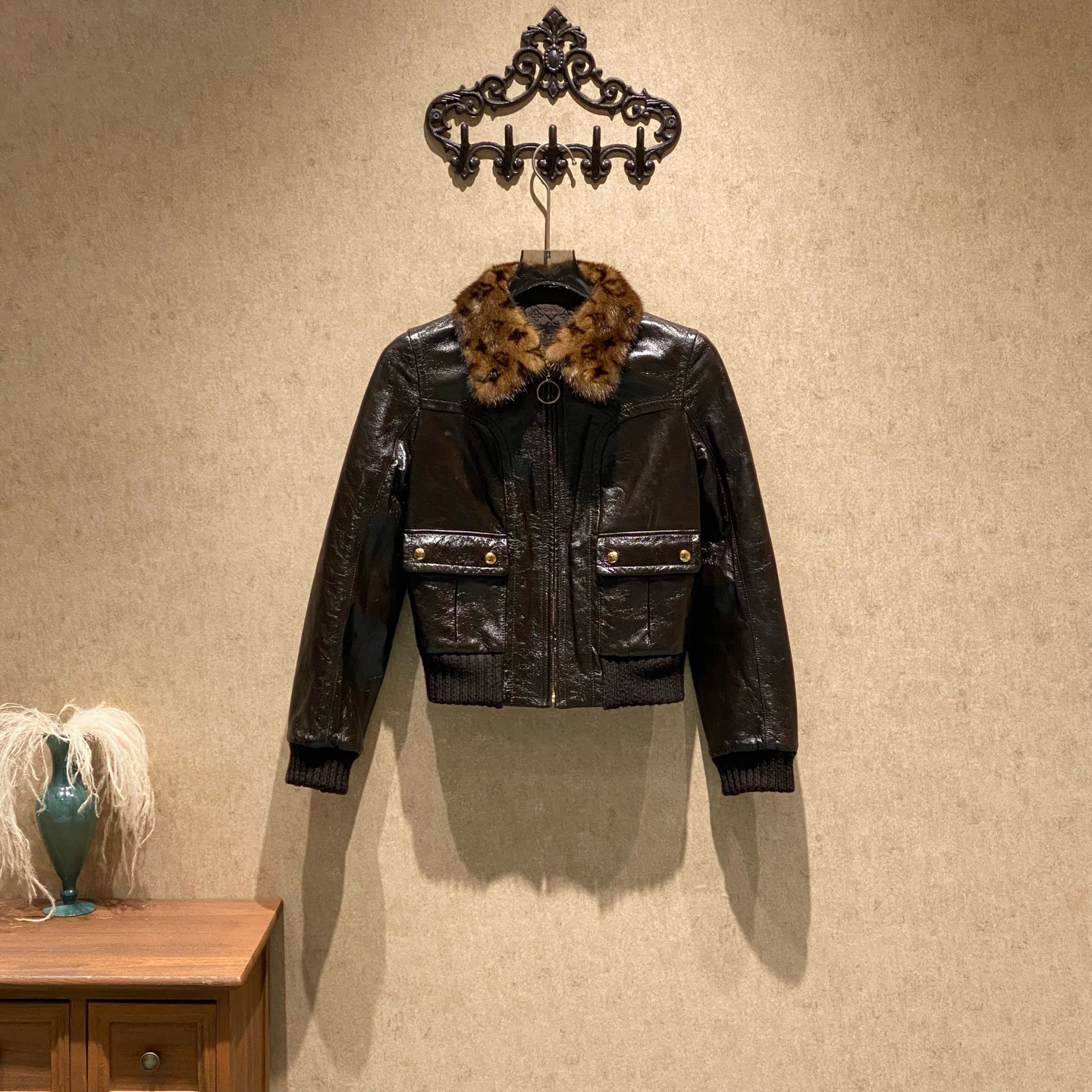 未使用 LouisVuitton/路易威登 貂毛领皮衣外套/34码/JM37692