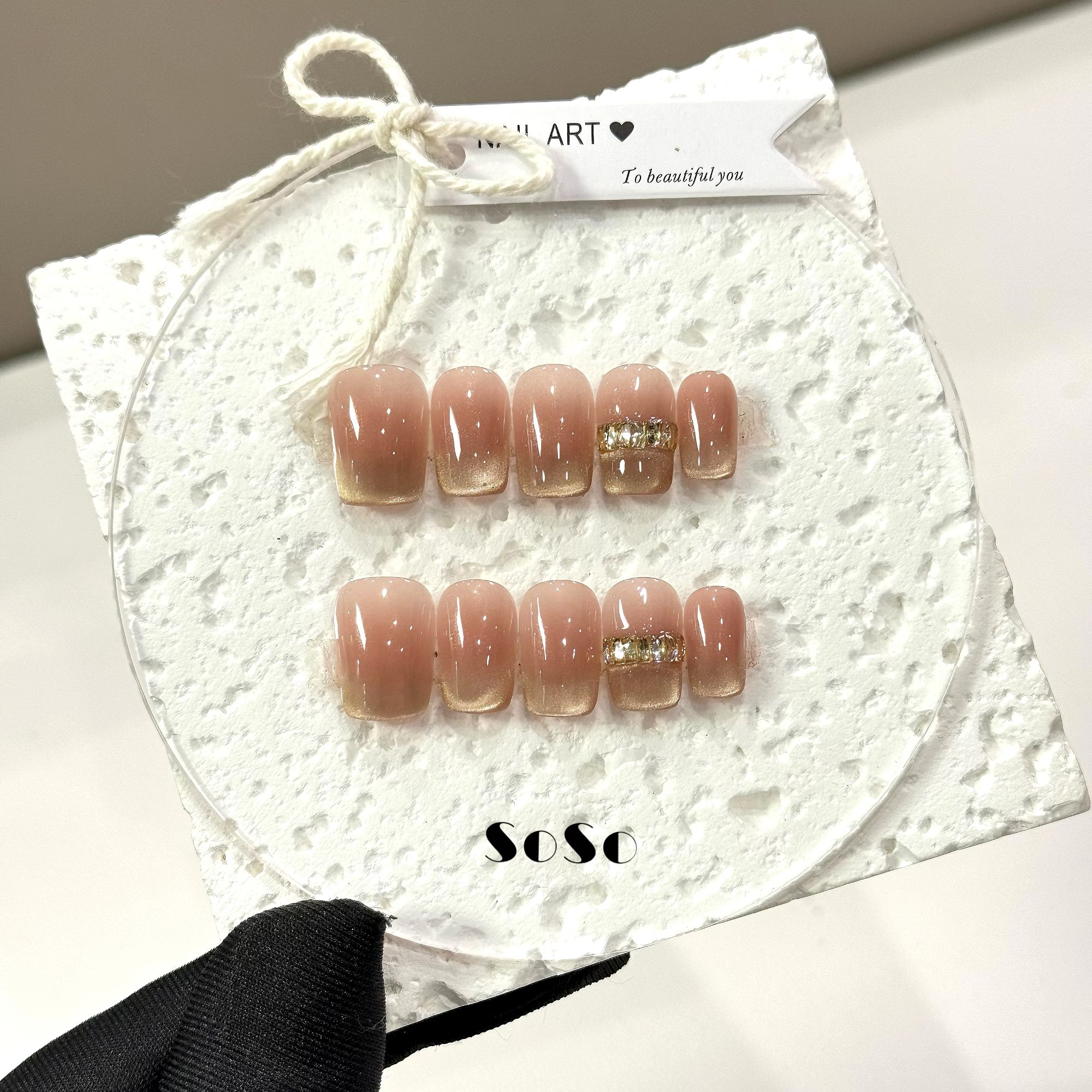 Nice SoSo【金色年华】纯手工穿戴甲纯欲手绘猫眼腮红碎钻显白小众