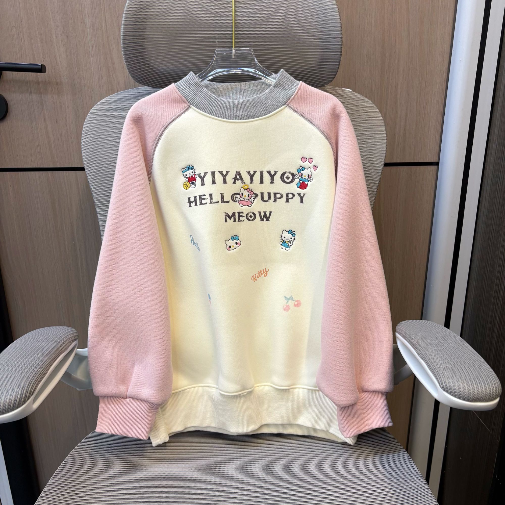 冬款洋气百变凯蒂刺绣加绒女童圆领卫衣 F326   326   K