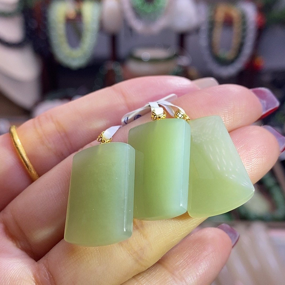 和田玉福利款晴水金镶无事牌 多样性发一未镶嵌