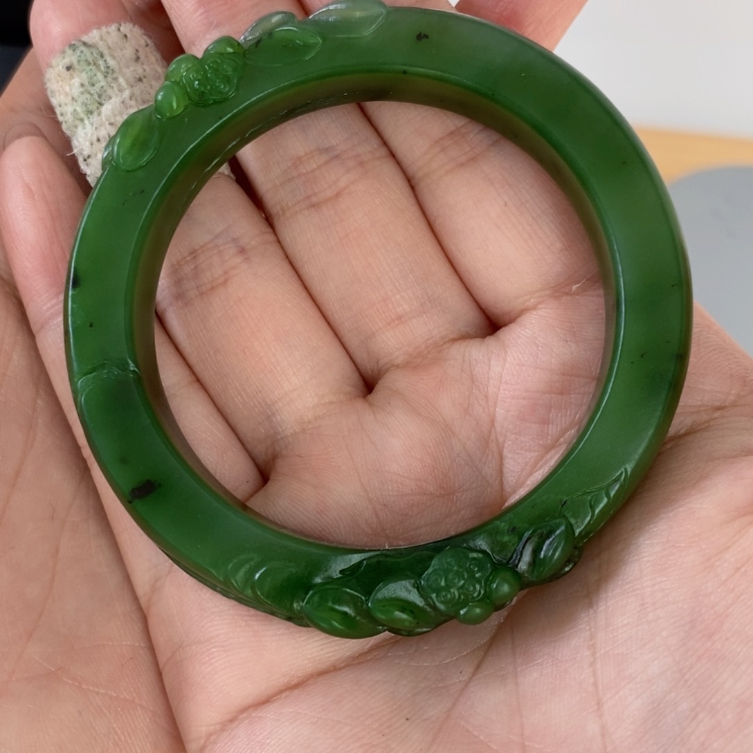 和田玉手镯未镶嵌紫****)