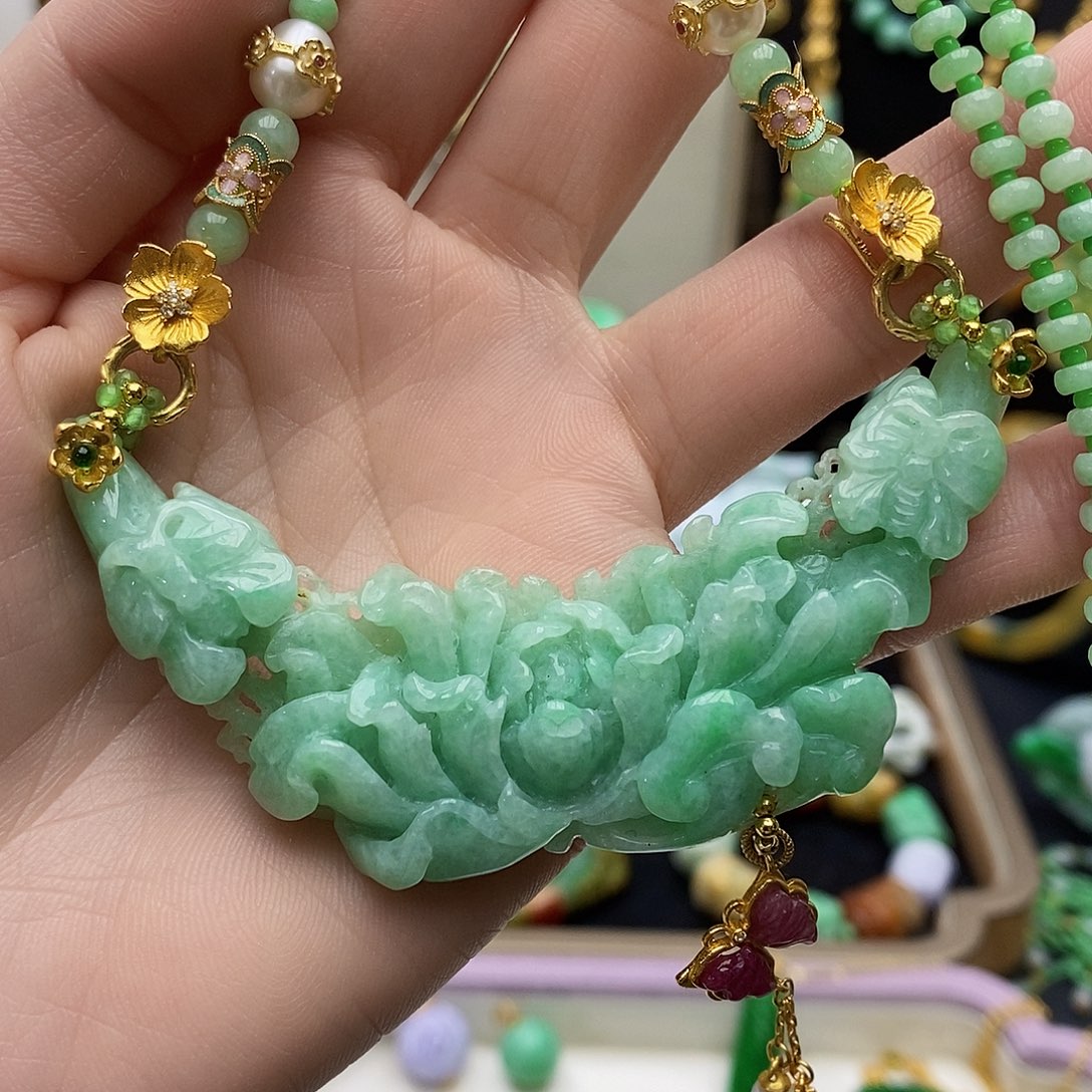 翡翠颈饰未镶嵌天然