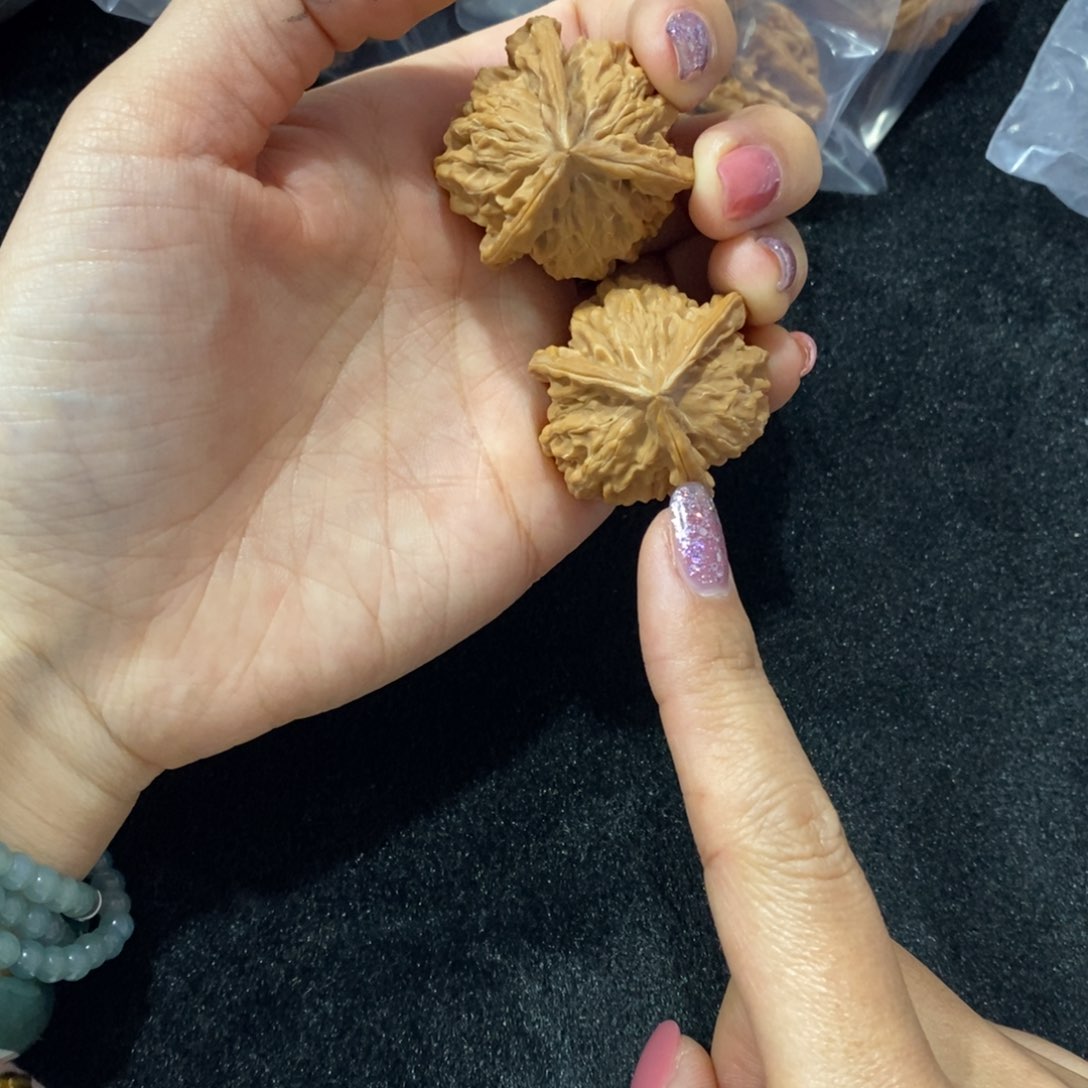 猴头核桃吊坠三棱350