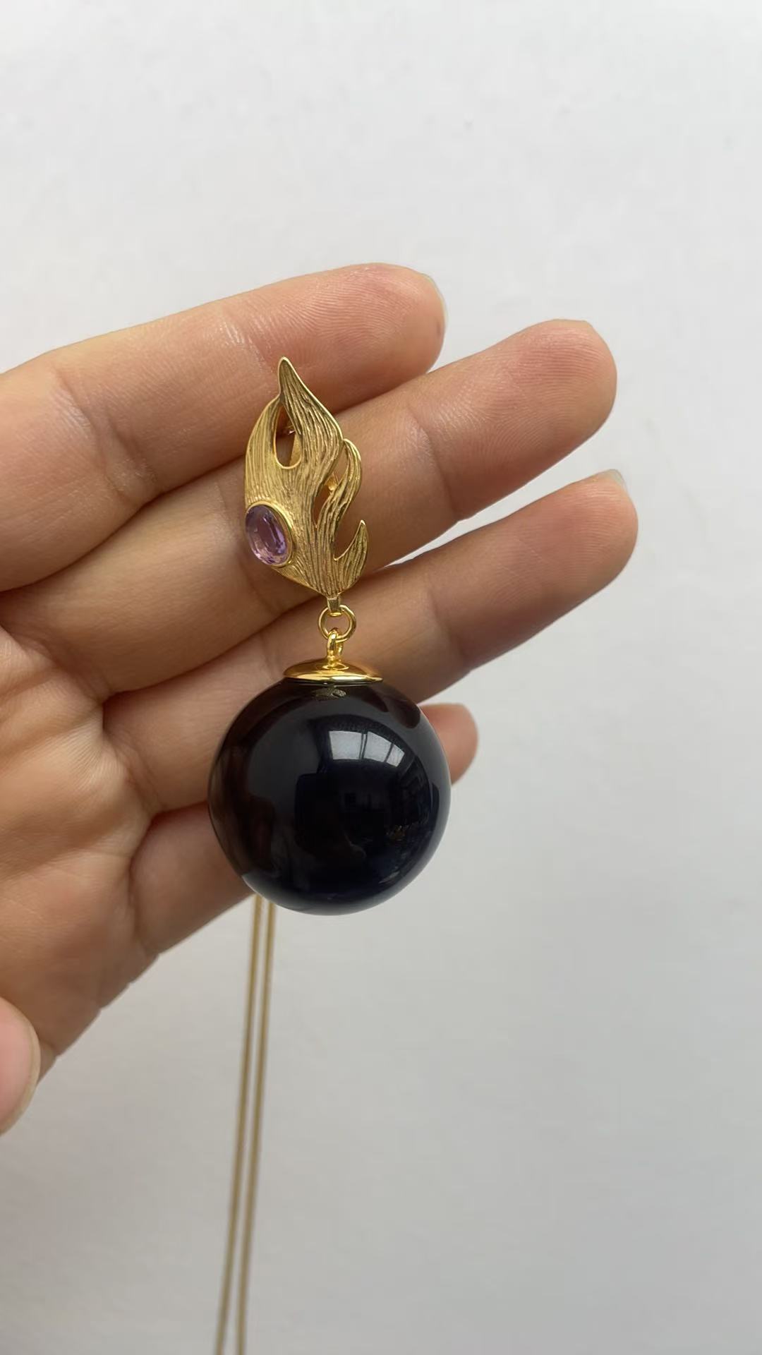 琥珀圆珠吊坠复古款