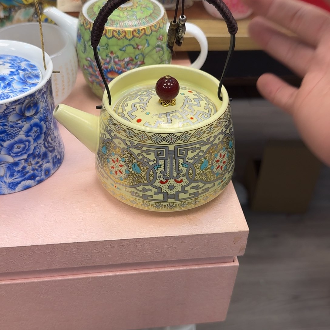 陆***黄提梁壶满彩一个