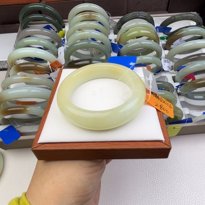 未镶嵌手镯和田玉七点