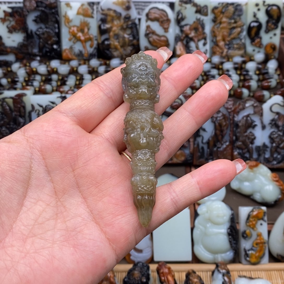 颈饰未镶嵌和田玉