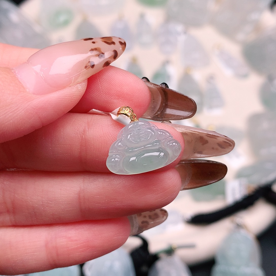 翡翠颈饰18K金镶嵌冰绿佛16.5、11、17、4